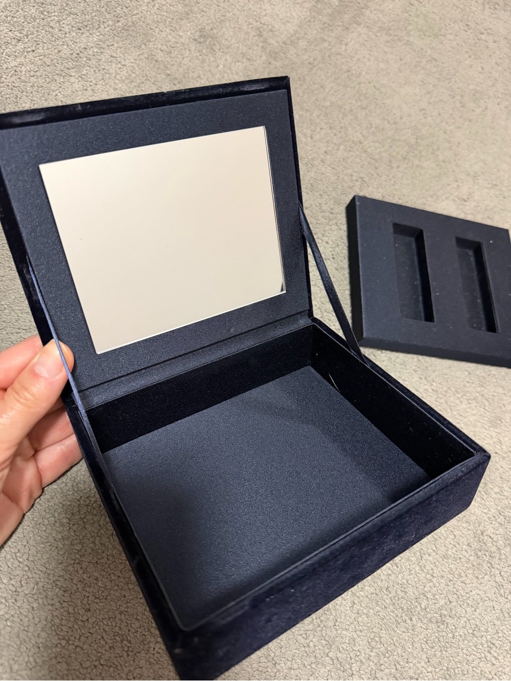 Dior Velvet Compact Case in Black with Gray Pattern - Picture 4 of 6